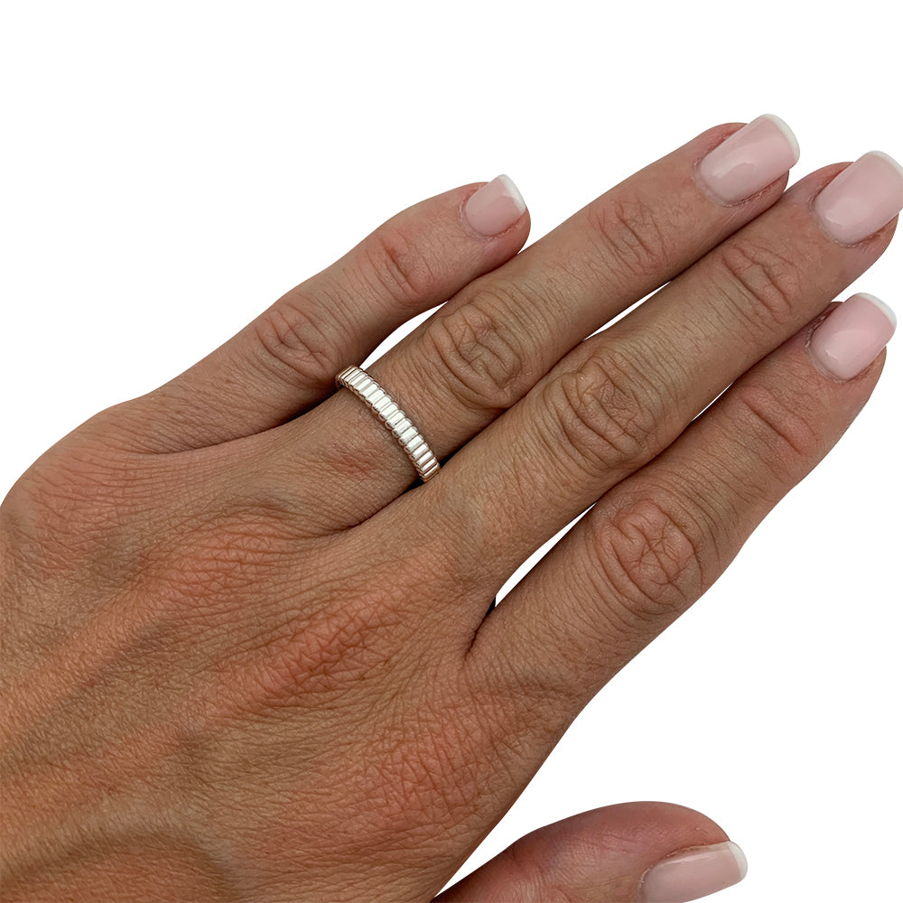 Alliance Boucheron "Grosgrain" en or blanc.