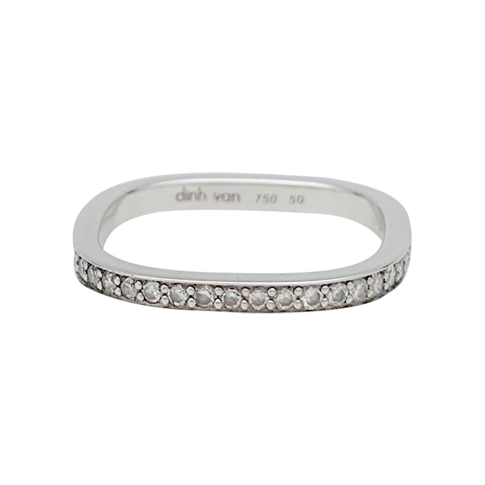 Alliance Dinh Van, "Carrée", or blanc et diamants.
