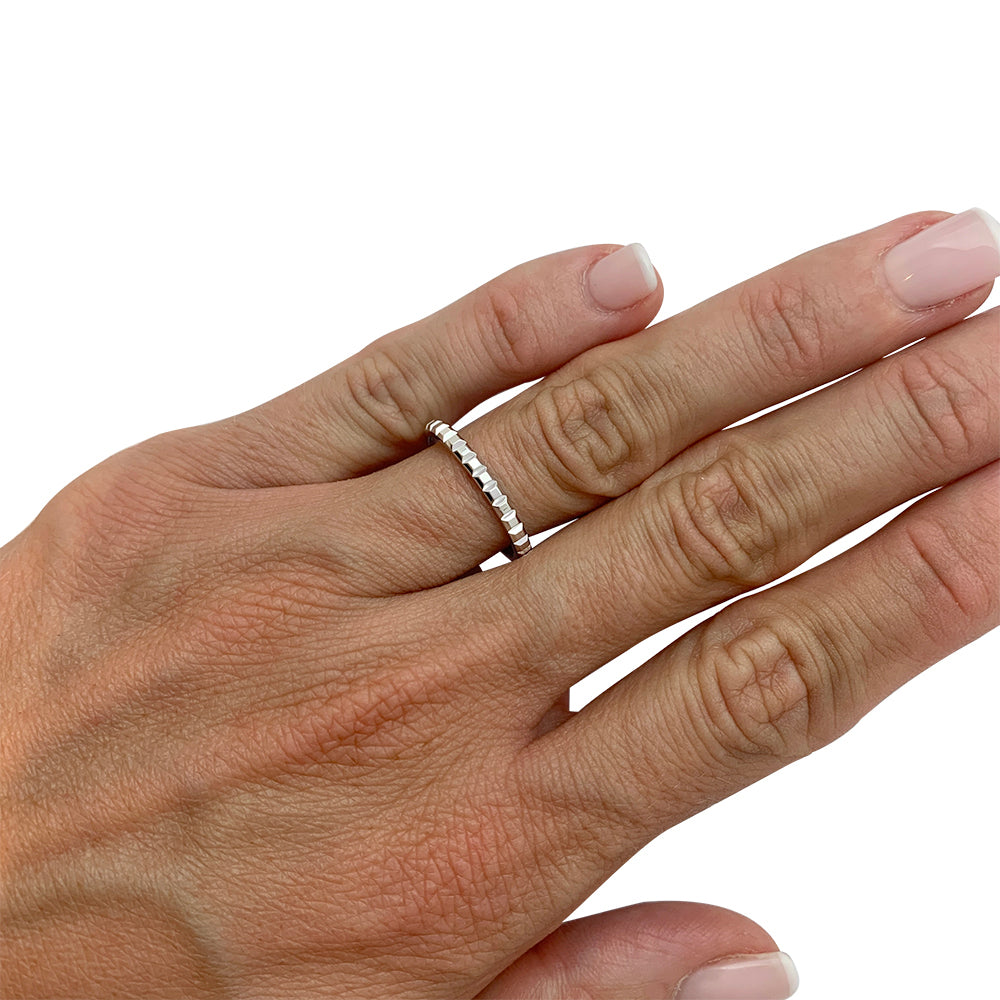 Bague Boucheron "Clou de Paris" en platine.