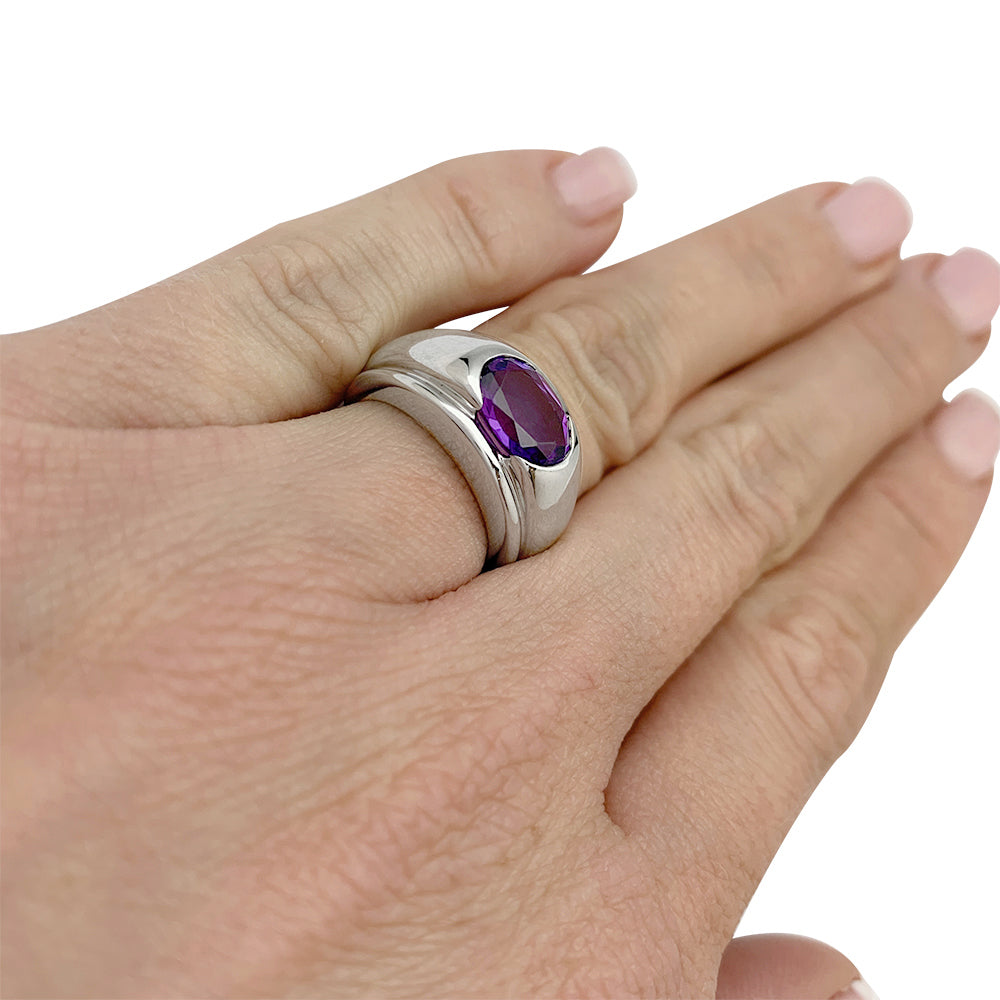 Bague Boucheron, "Roxane", or blanc améthyste.
