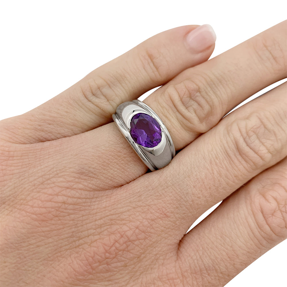 Bague Boucheron, "Roxane", or blanc améthyste.