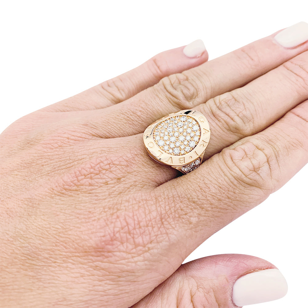 Bague Bulgari modèle "Bulgari Bulgari"or rose et diamants.