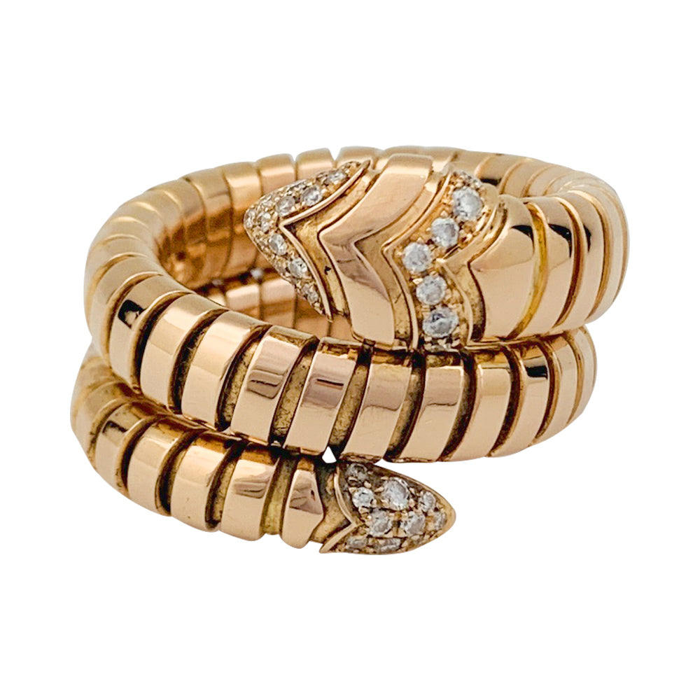 Bague Bulgari, modèle "Serpenti, en or rose et diamants.