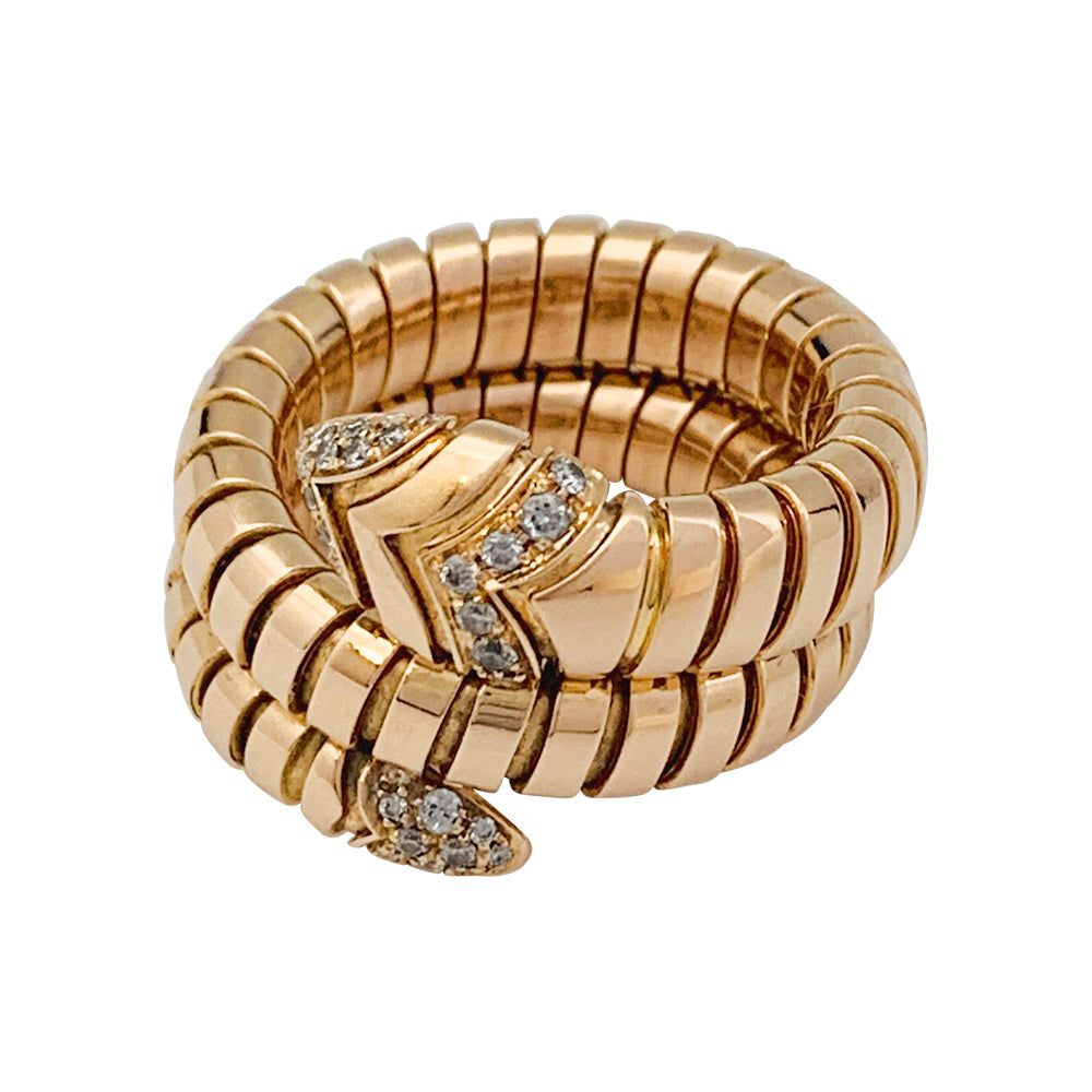 Bague Bulgari, modèle "Serpenti, en or rose et diamants.