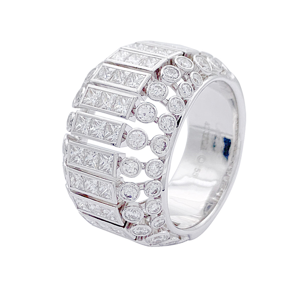 Bague Cartier, "Couronne", or blanc, diamants.