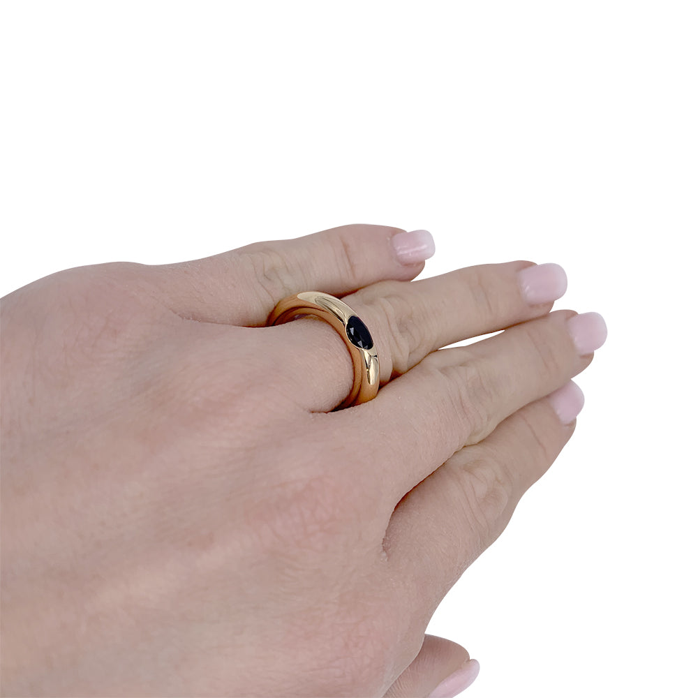 Cartier ring, "Ellipse", yellow gold, sapphire.