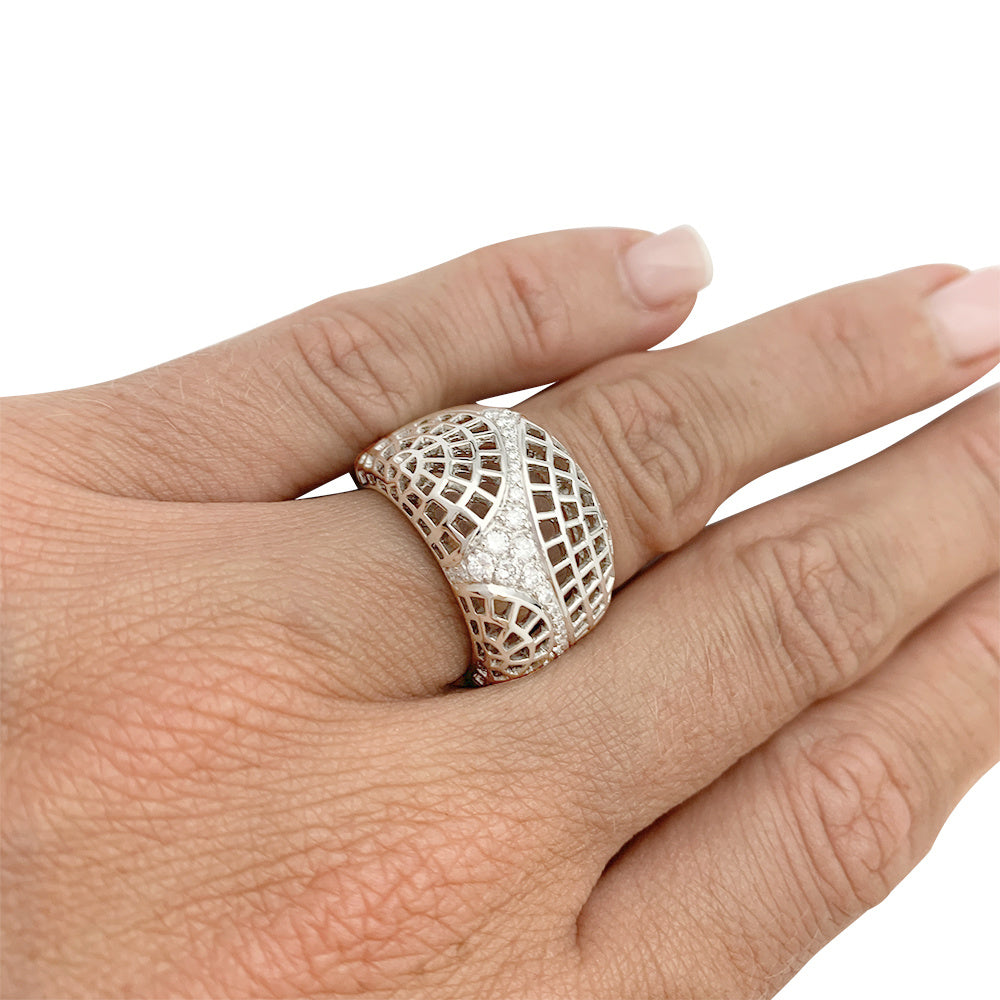 Bague Cartier, "Nouvelle Vague Paris", or blanc.