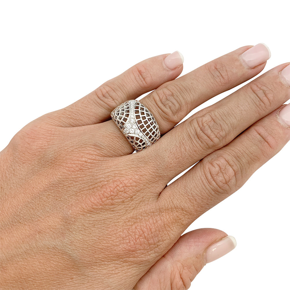 Bague Cartier, "Nouvelle Vague Paris", or blanc.