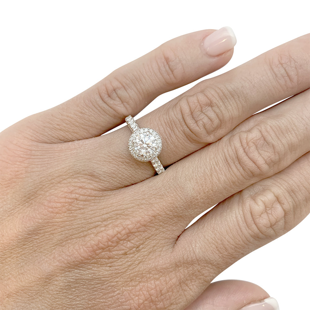 Bague Cartier "Destinée" en  platine, diamant 0,73 carat.