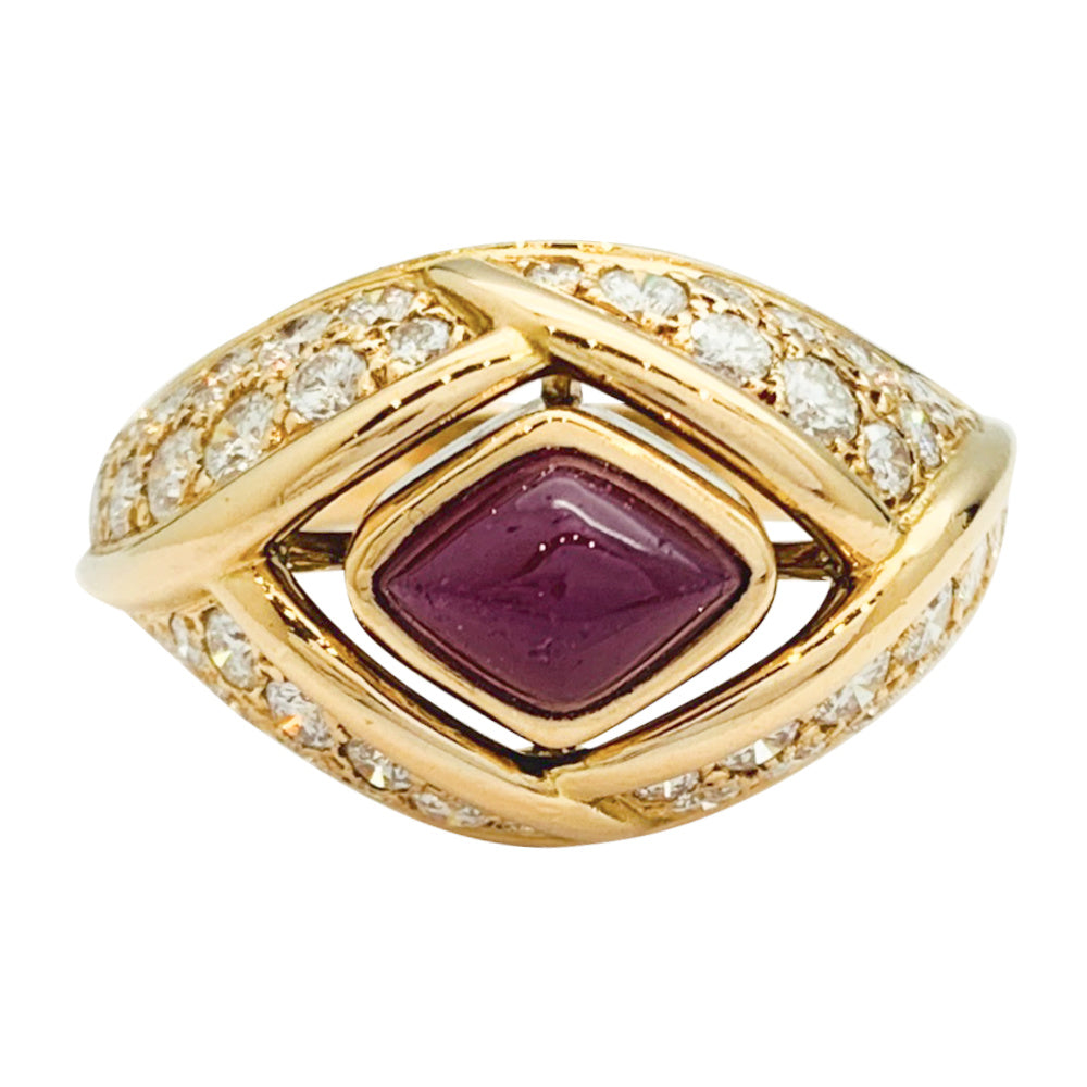 Bague Cartier en or jaune, diamants et rubis.
