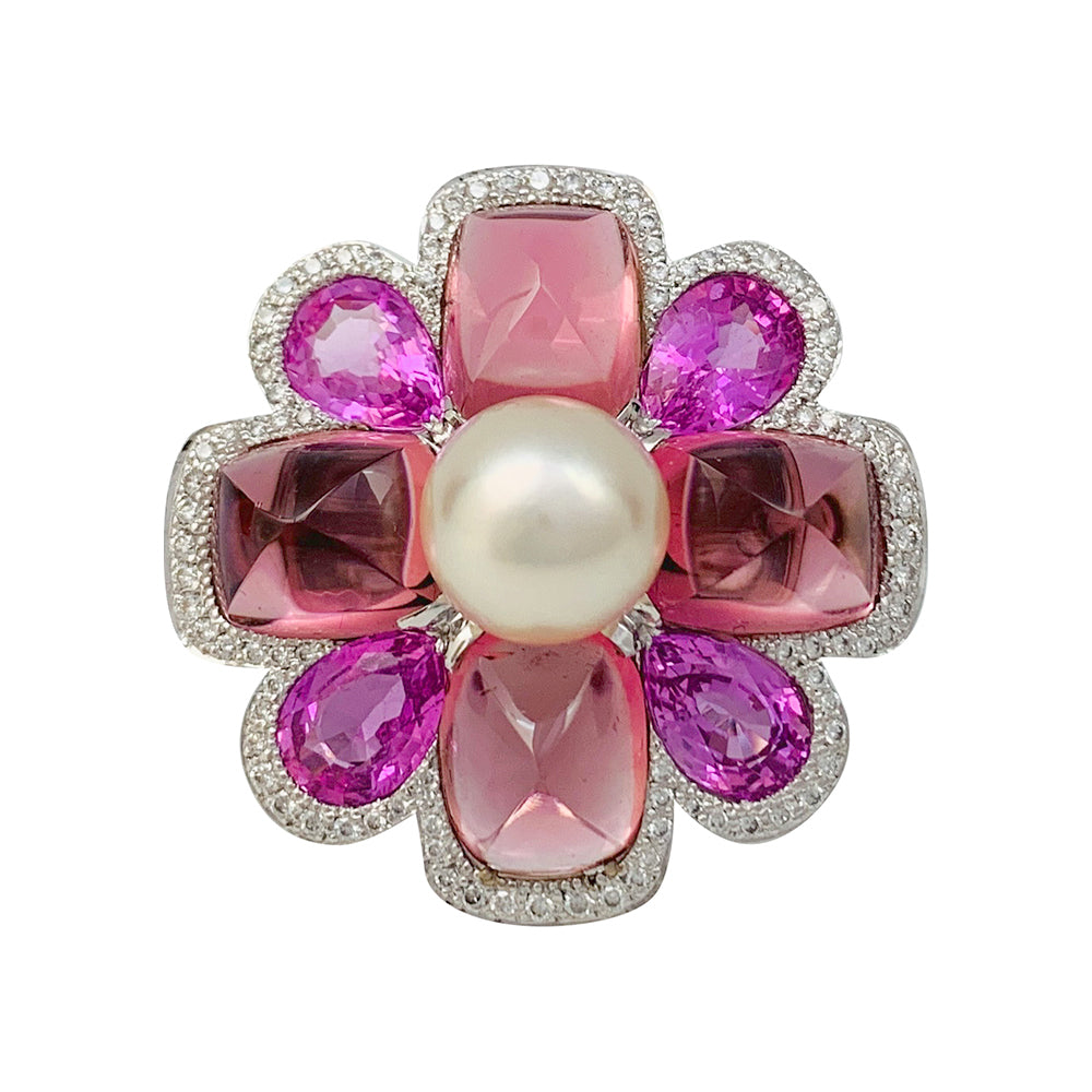 Bague Chanel, "San Marco", or blanc, perle, saphirs roses, tourmalines roses, diamants.