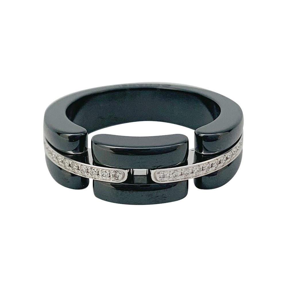 Bague Chanel "Ultra" en céramique, or blanc et diamants. - Maison Eloe
