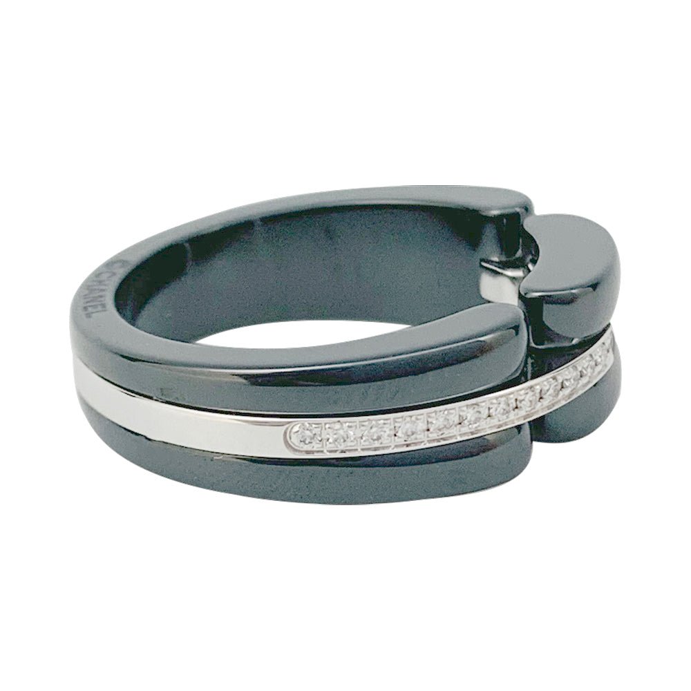 Bague Chanel "Ultra" en céramique, or blanc et diamants. - Maison Eloe