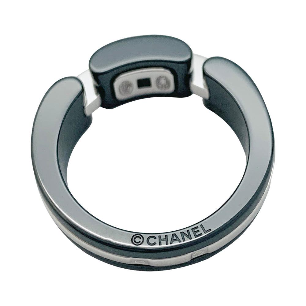 Chanel "Ultra" ring in ceramic, white gold and diamonds.