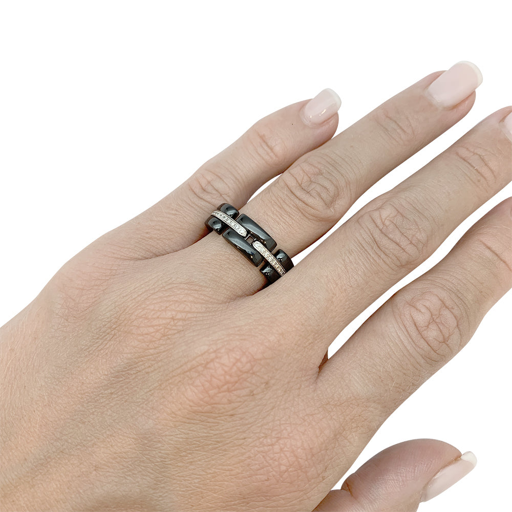 Chanel "Ultra" ring in ceramic, white gold and diamonds.