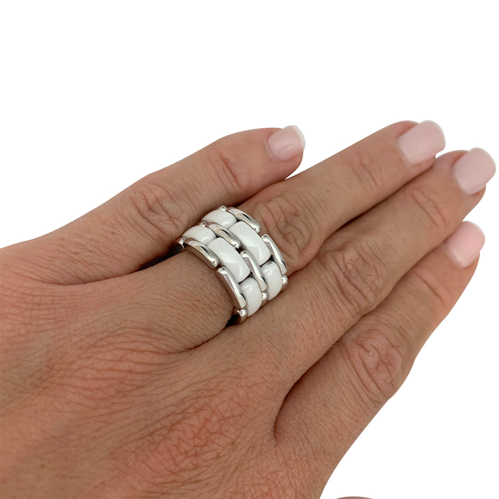 Chanel "Ultra" large model ring in white gold and white ceramic.