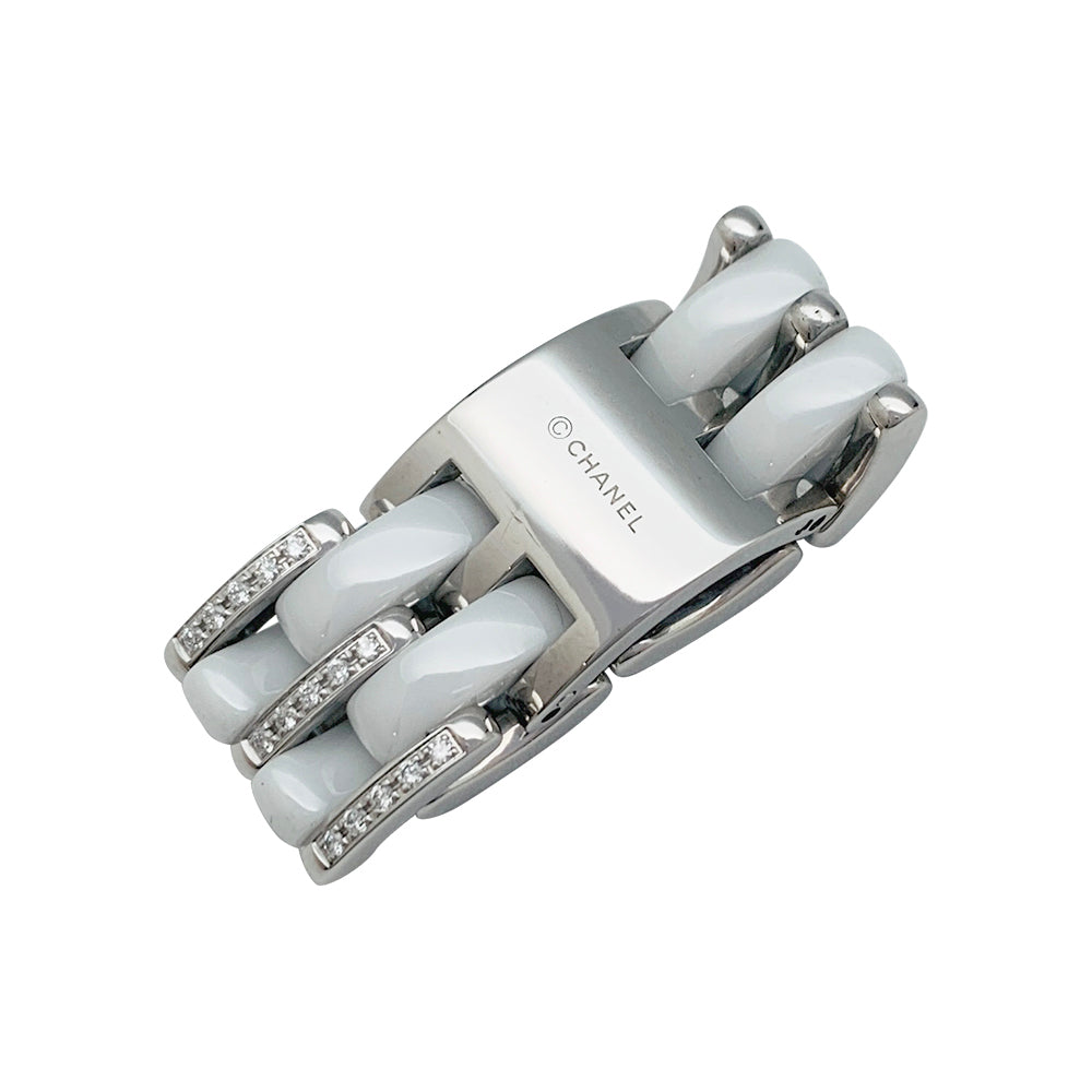 Bague Chanel, "Ultra", or blanc, céramique blanche et diamants.