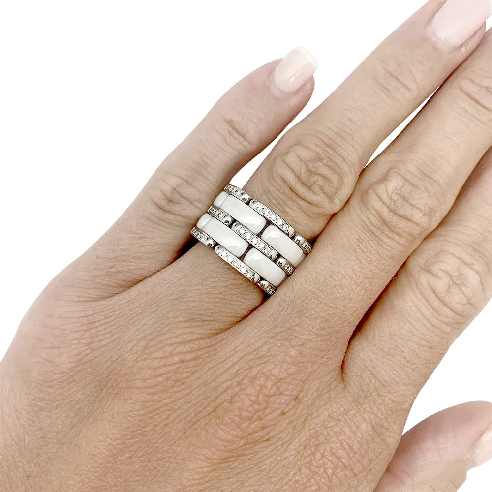 Chanel ring, "Ultra", white gold, white ceramic and diamonds.