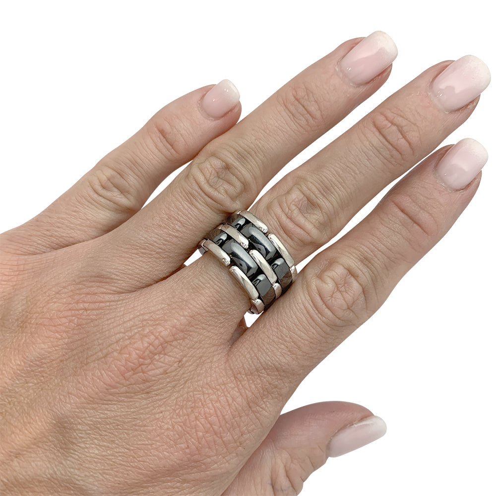 Chanel "Ultra" large model ring in white gold and black ceramic.