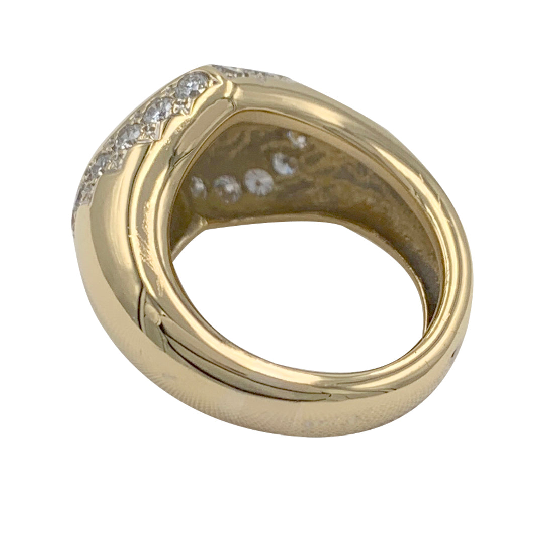 Chaumet ring, "Chevalière Coeur", yellow gold, diamonds.