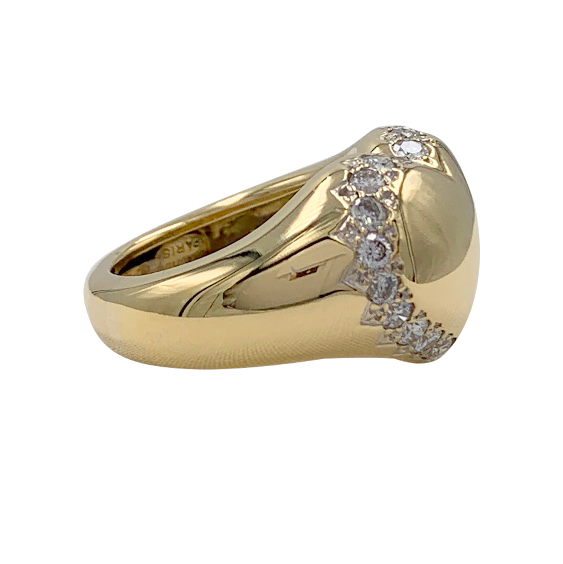 Chaumet ring, "Chevalière Coeur", yellow gold, diamonds.