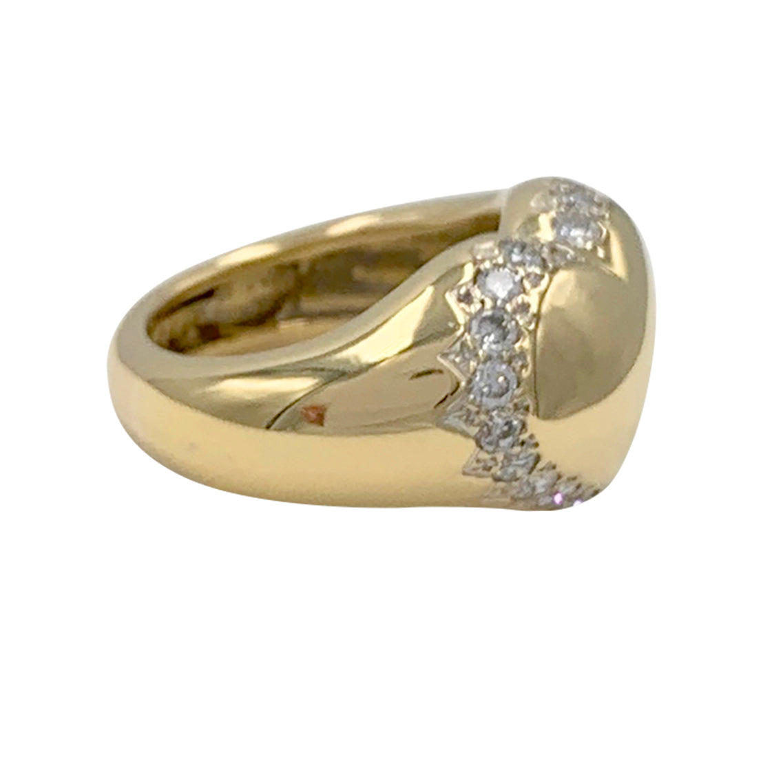 Chaumet ring, "Chevalière Coeur", yellow gold, diamonds.