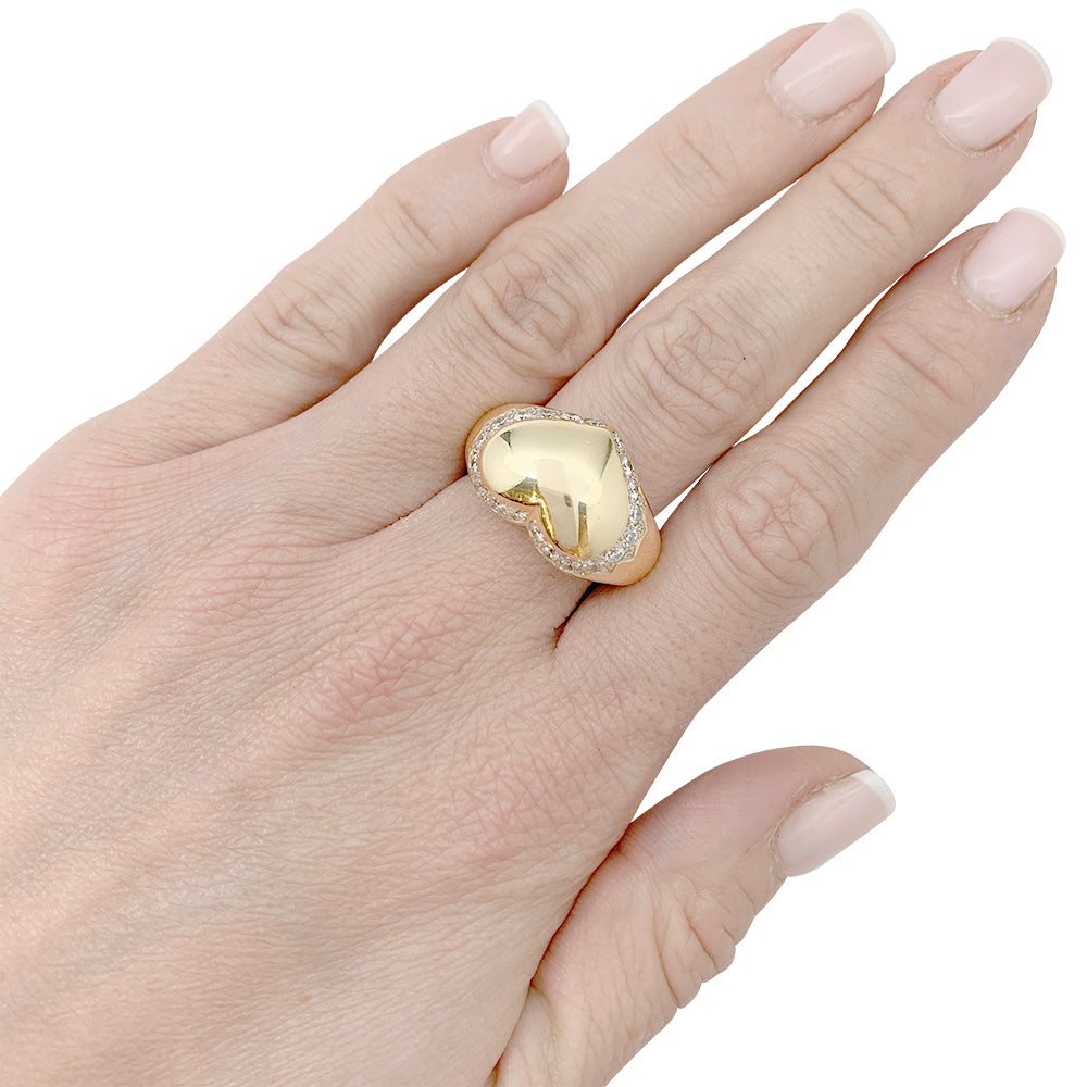 Chaumet ring, "Chevalière Coeur", yellow gold, diamonds.