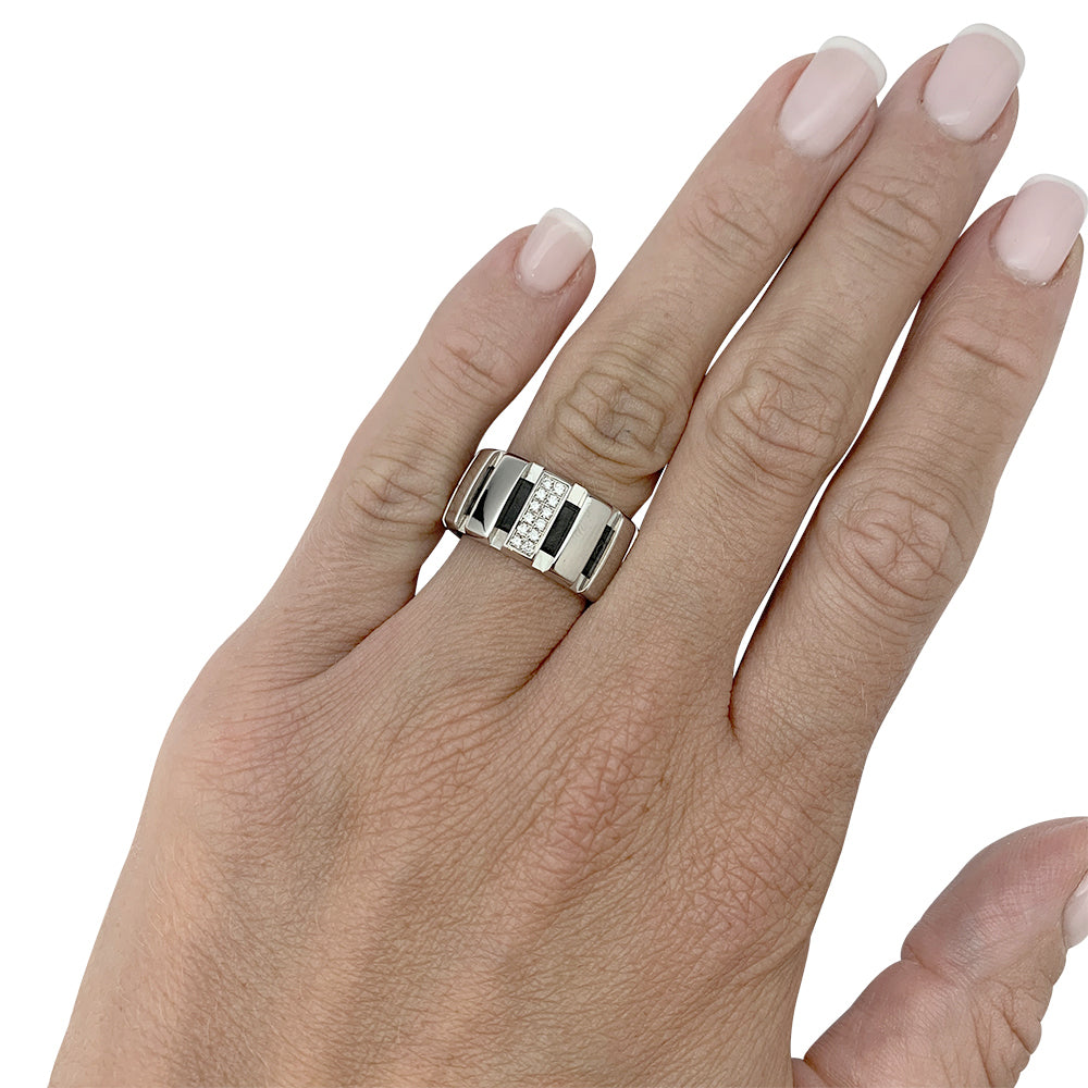 Chaumet ring, "Class One", white gold, diamonds.