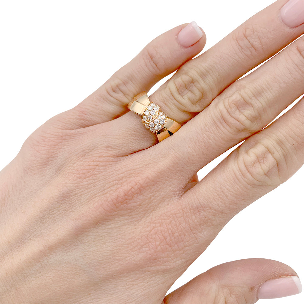 Bague Chaumet, "Liens Séduction", or rose et diamants.