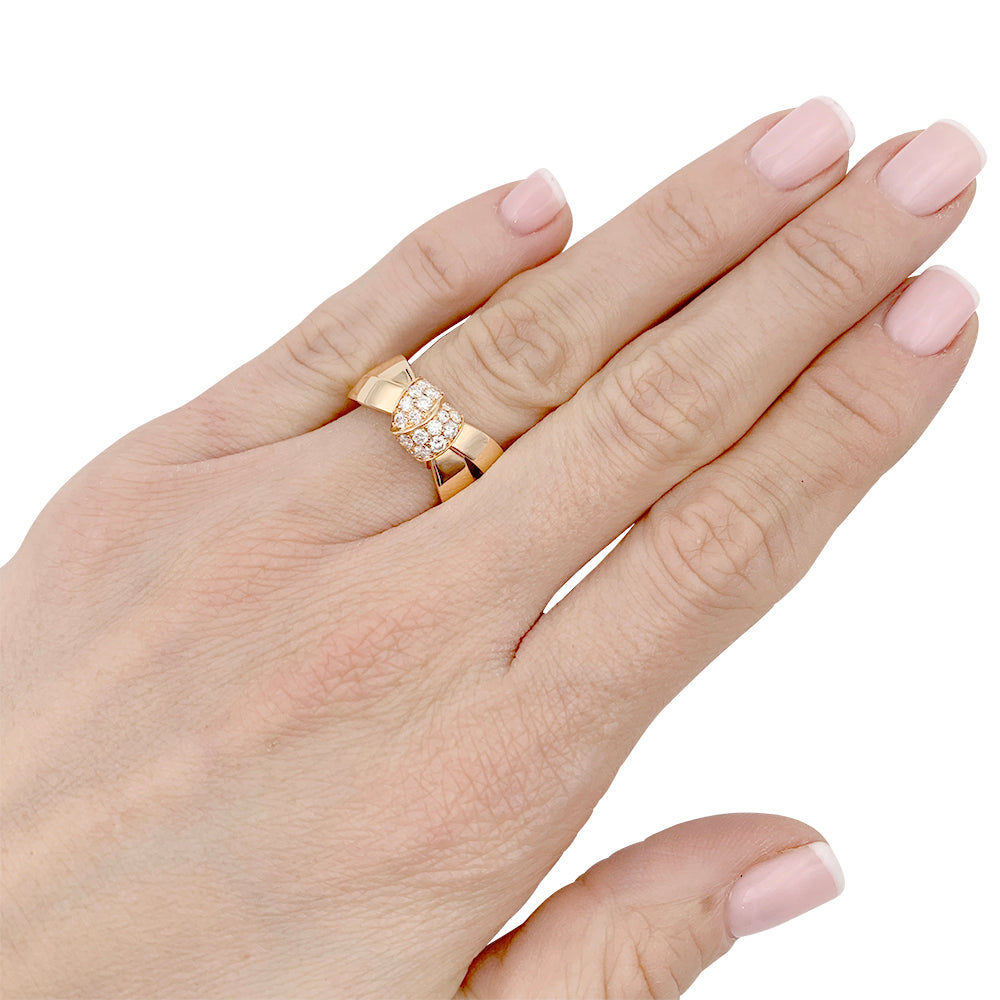 Bague Chaumet, "Liens Séduction", or rose et diamants.