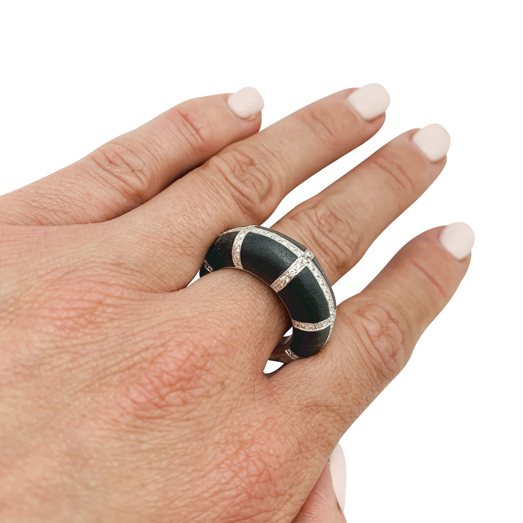 Chaumet ring, "Anneau" model, white gold, diamonds and ebony.