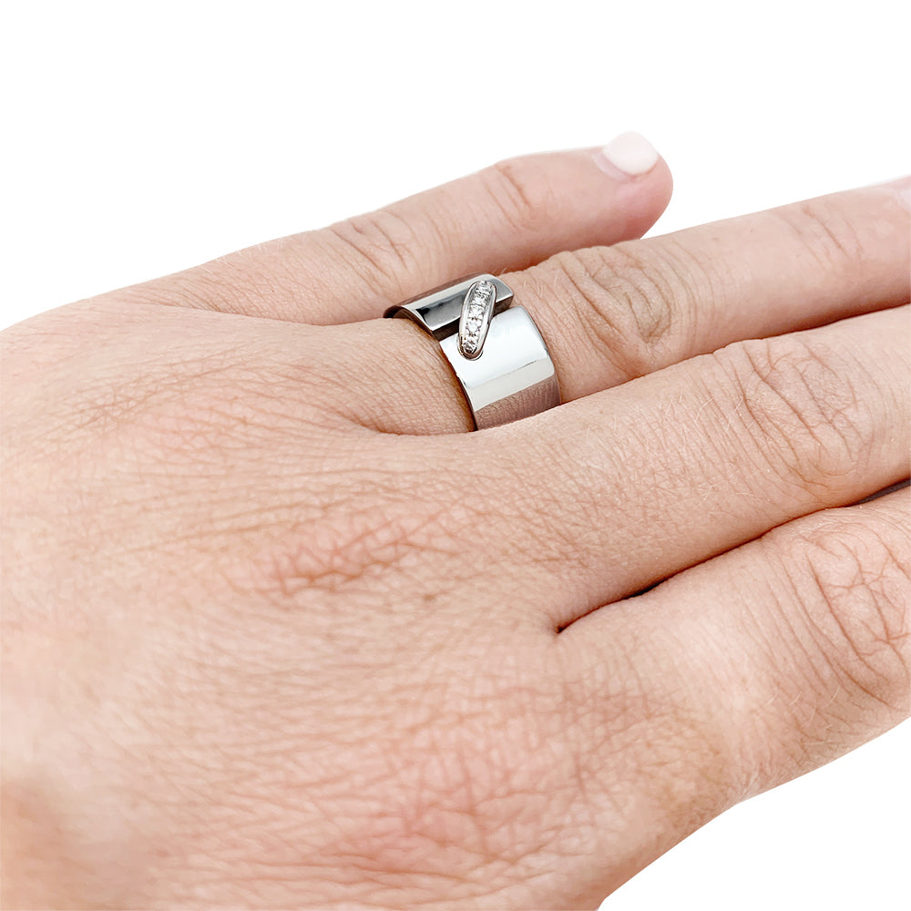 Chaumet white gold and diamond ring, "Liens" collection.