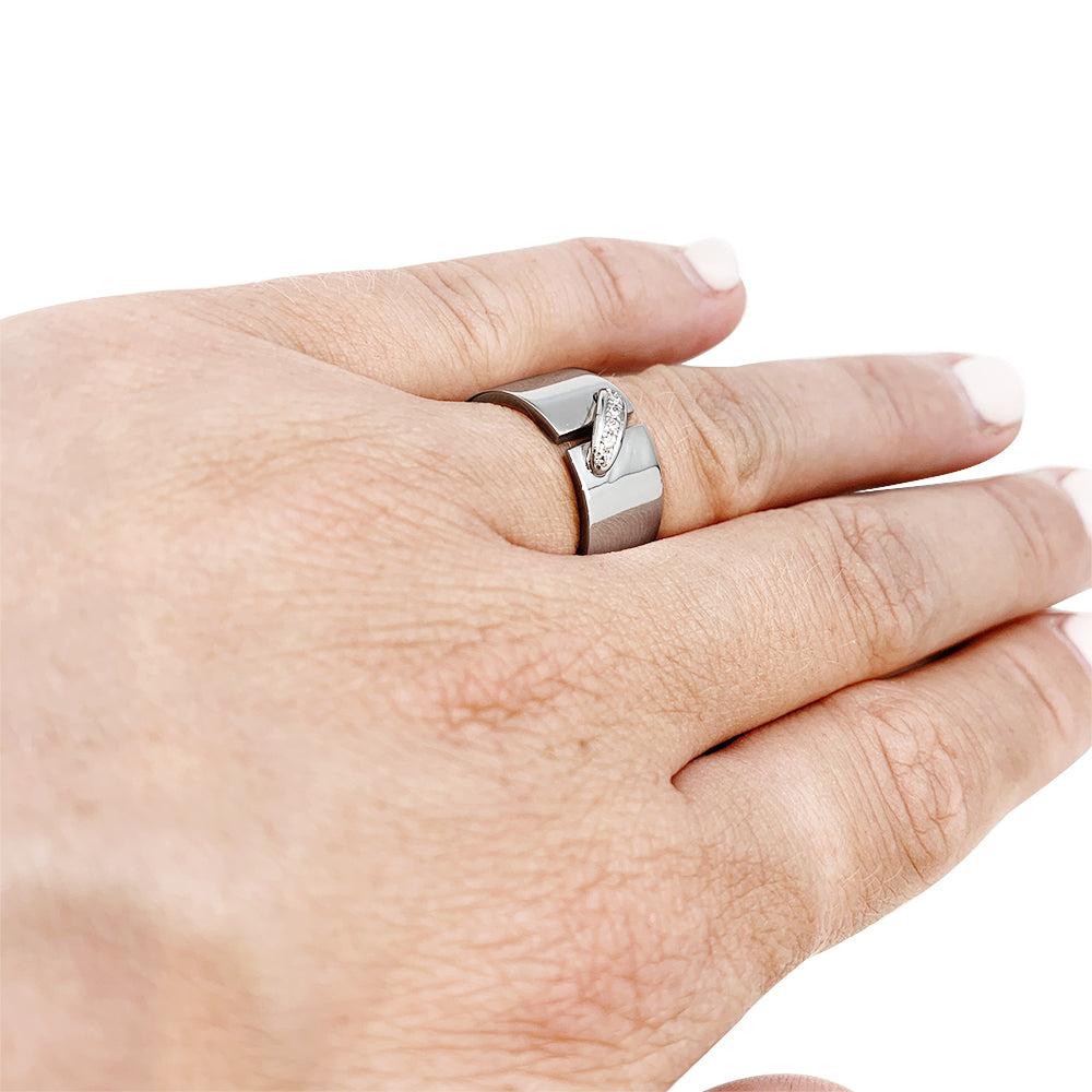 Chaumet white gold and diamond ring, "Liens" collection.