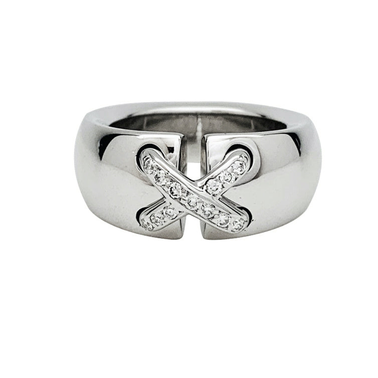 Bague Chaumet ,"Liens", or blanc et diamants.