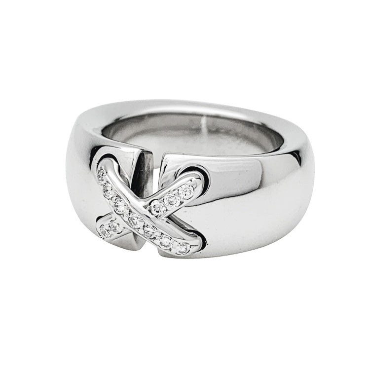 Chaumet ring, "Liens", white gold and diamonds.