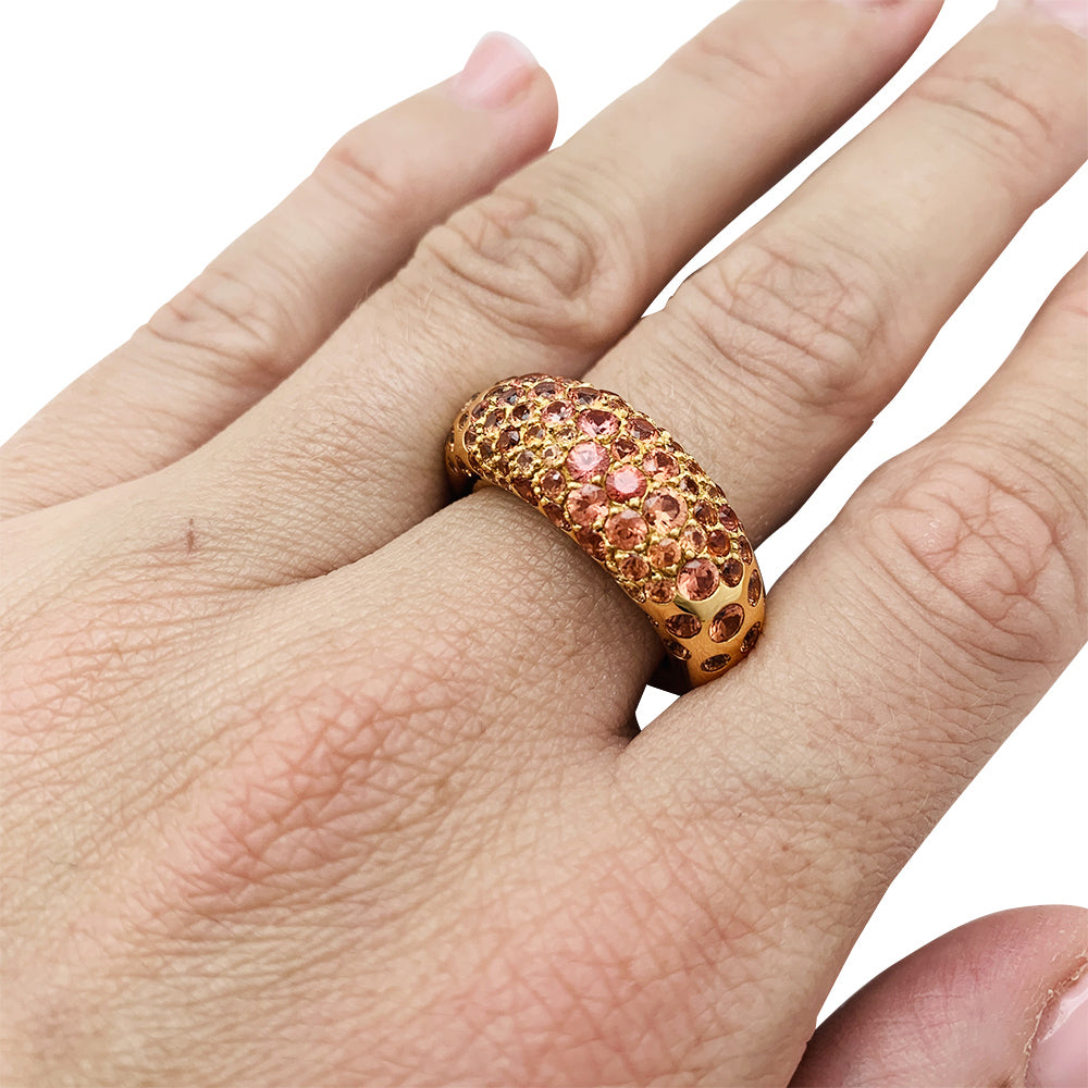 Chaumet "Caviar" model ring in yellow gold, orange sapphires.