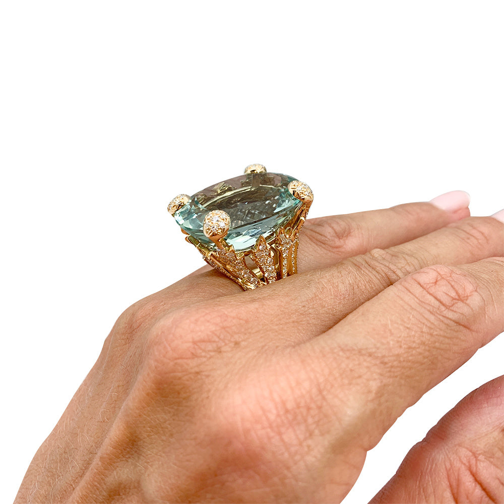 Christian Dior ring, "Miss Dior", in yellow gold, green beryl and diamonds.