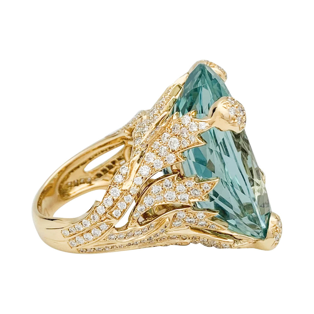 Christian Dior ring, "Miss Dior", in yellow gold, green beryl and diamonds.