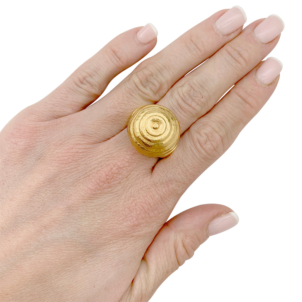 Lalaounis ring, “Ruche”, in yellow gold.