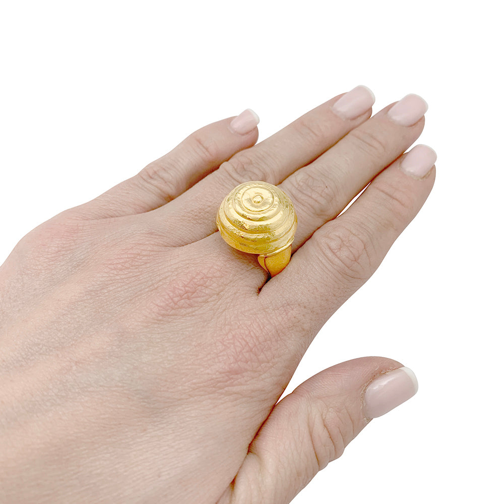 Lalaounis ring, “Ruche”, in yellow gold.
