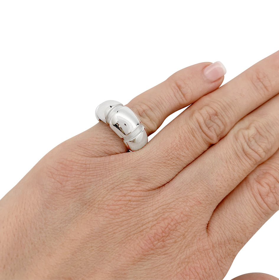 Bague Mauboussin, "Nadja", or blanc.