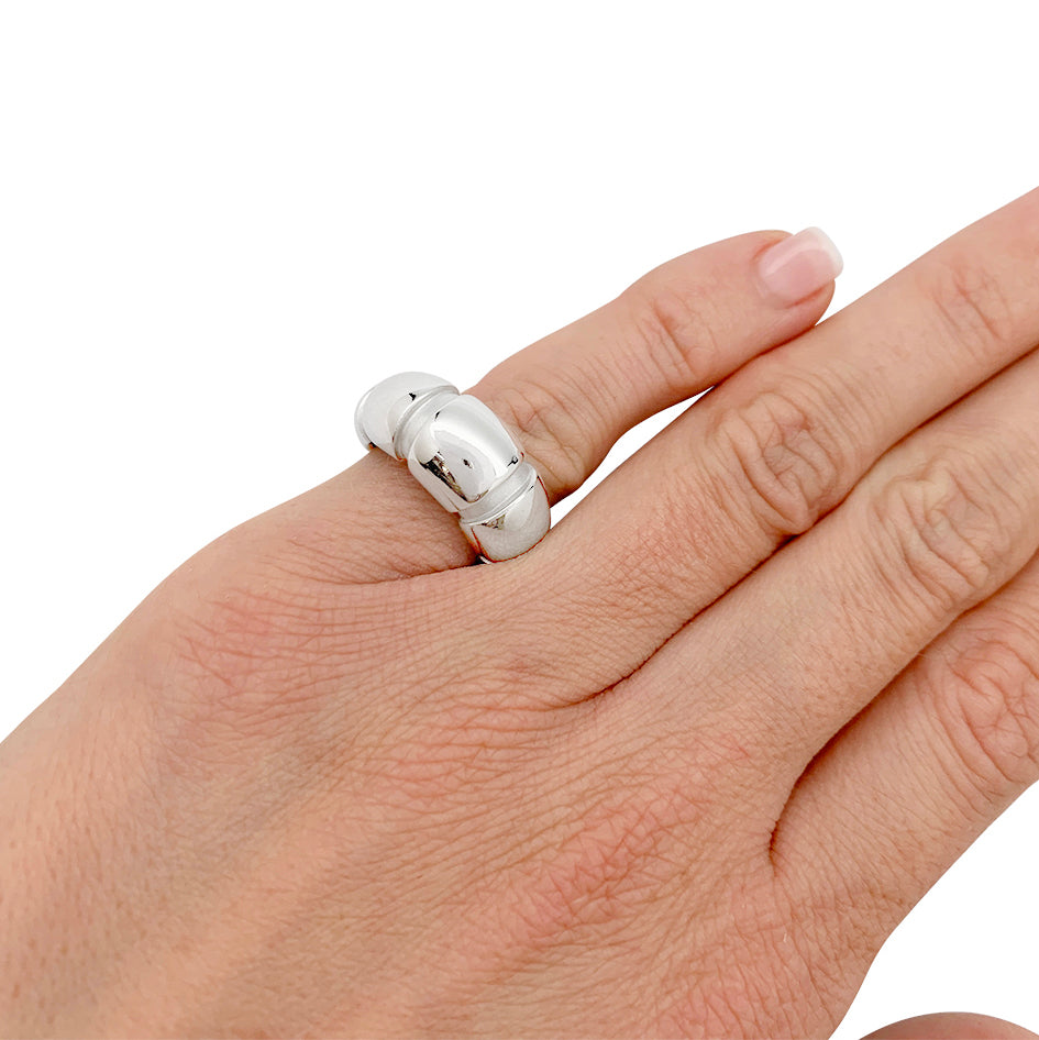 Bague Mauboussin, "Nadja", or blanc.