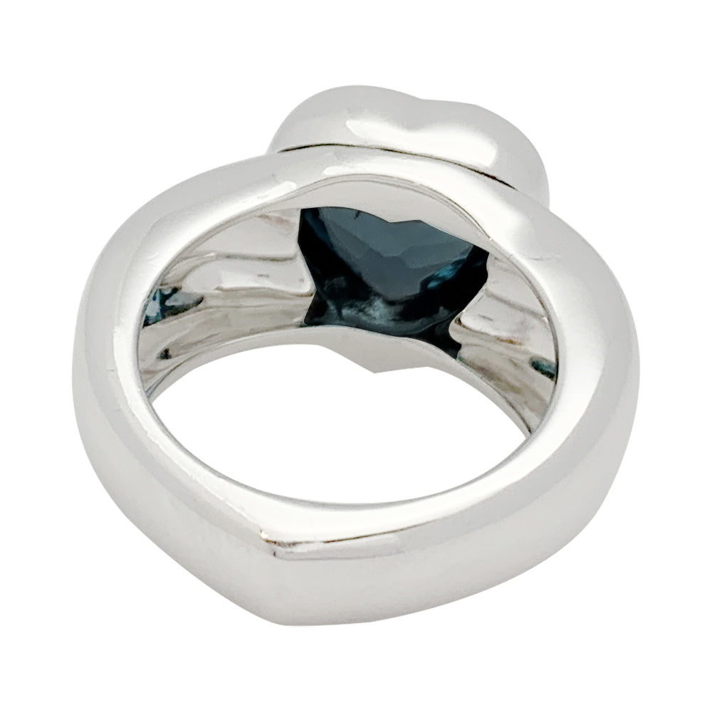 Bague Piaget, "Coeur", or blanc et topaze.