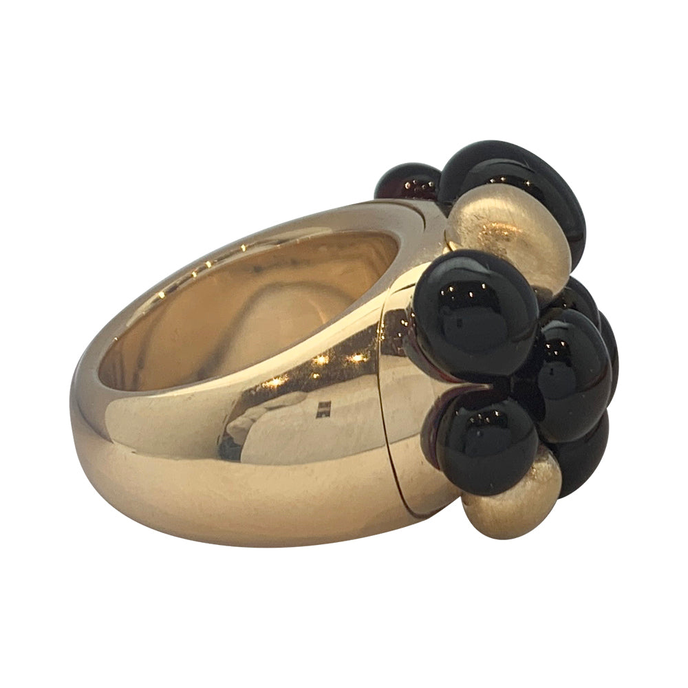 Pomellato ring, "Mora", yellow gold, garnets.