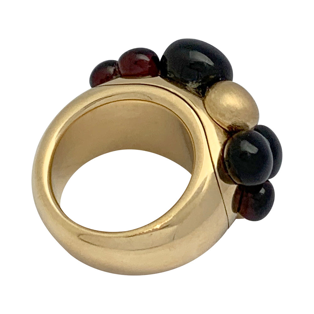 Pomellato ring, "Mora", yellow gold, garnets.