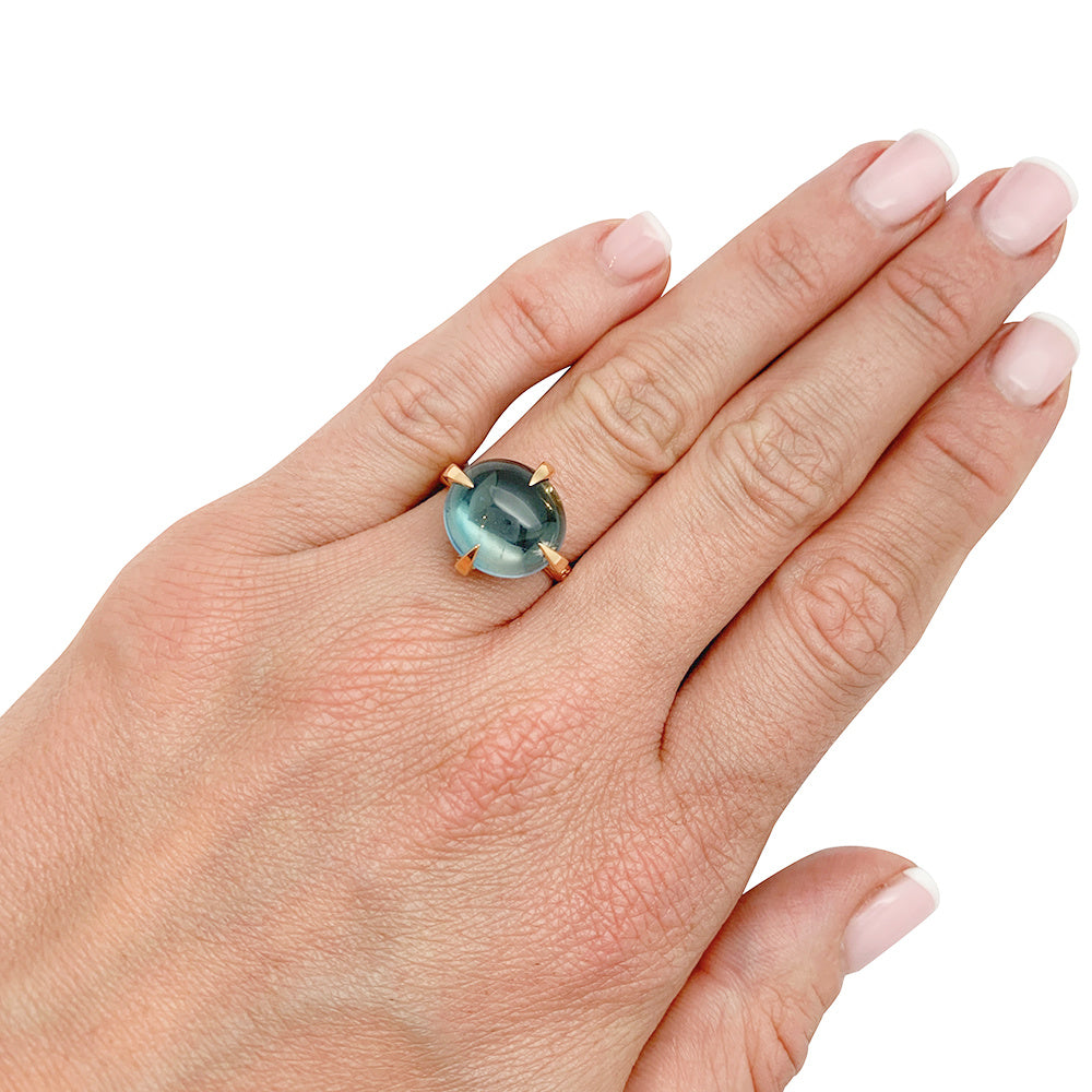 Bague Pomellato "Veleno" en or rose, topaze blue london.