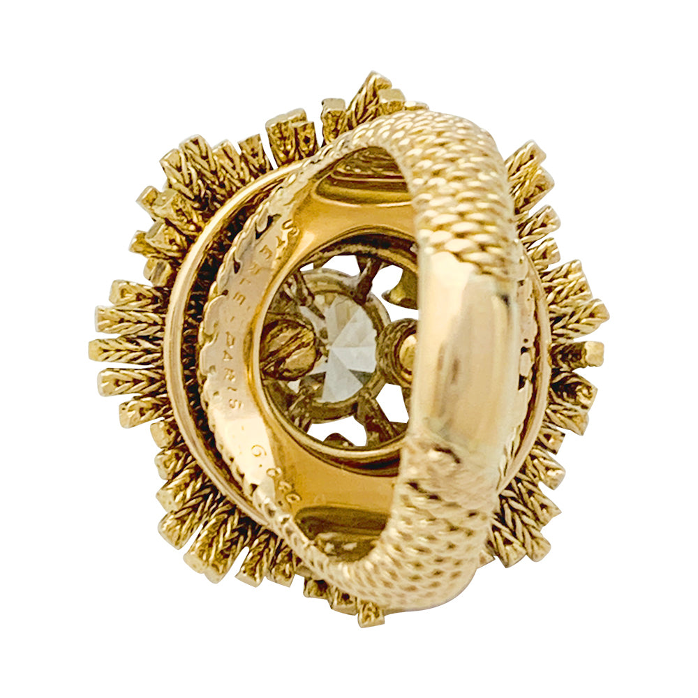 Sterlé ring in yellow gold and diamonds.