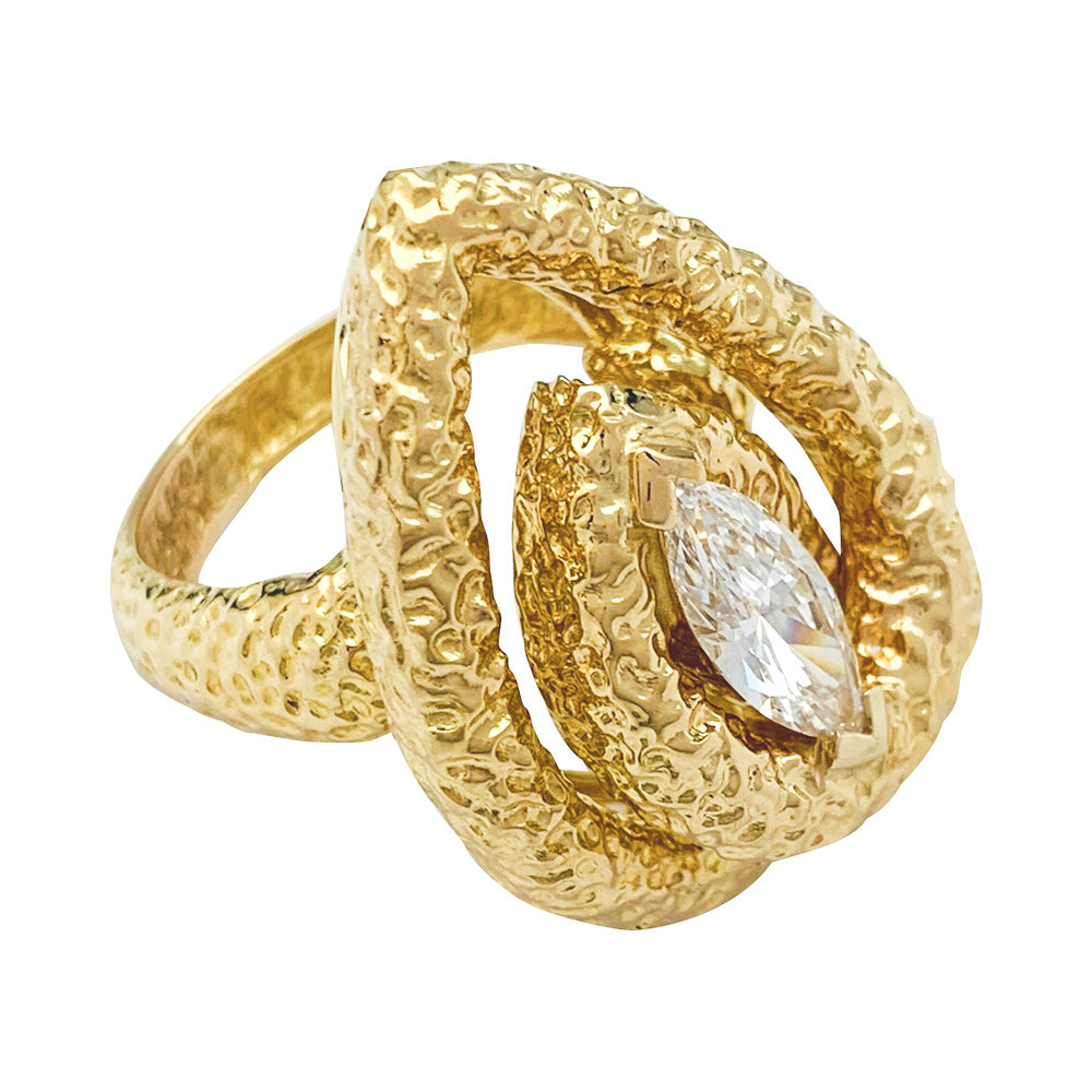 Van Cleef & Arpels yellow gold ring, navette diamond.