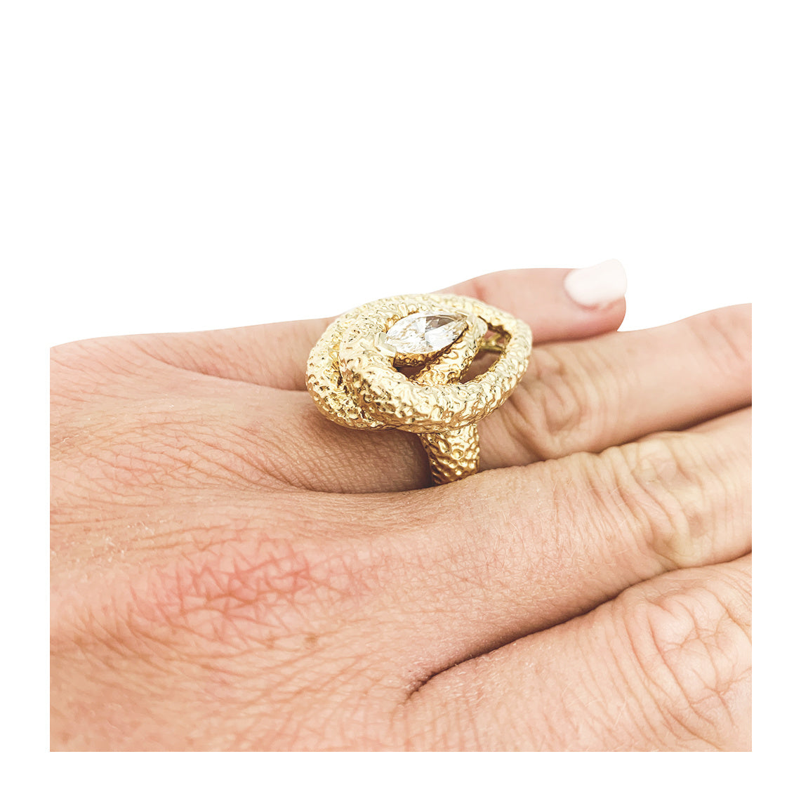 Van Cleef & Arpels yellow gold ring, navette diamond.