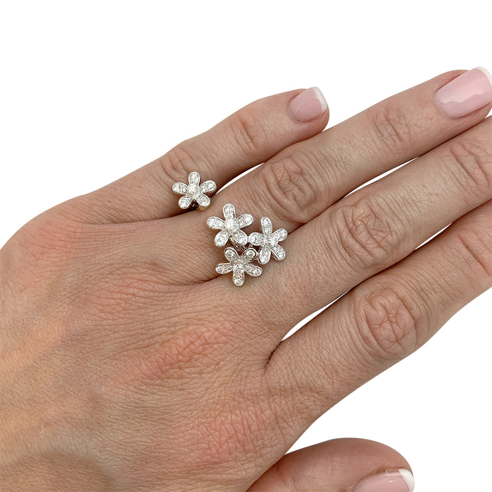 Van Cleef & Arpels ring, "Socrates", white gold and diamonds.